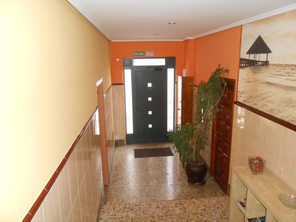 Hostal Restaurante El Abuelo Trobajo Del Camino Exteriör bild