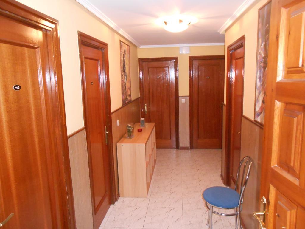 Hostal Restaurante El Abuelo Trobajo Del Camino Exteriör bild