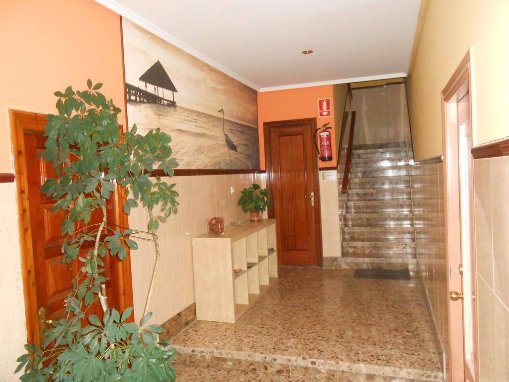 Hostal Restaurante El Abuelo Trobajo Del Camino Exteriör bild