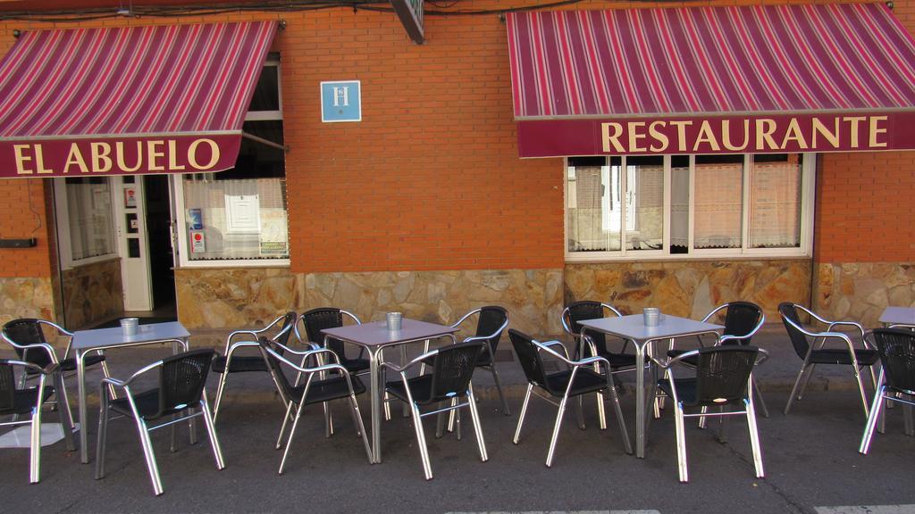 Hostal Restaurante El Abuelo Trobajo Del Camino Exteriör bild